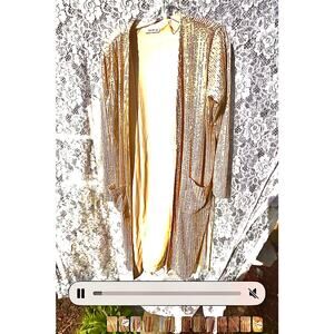 Gold shimmer knit longline tunic front patch pockets lightwt layering(108)